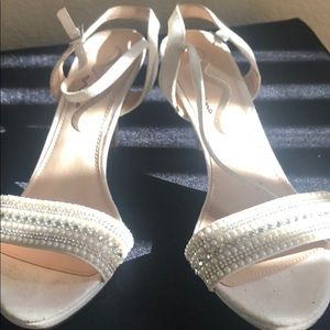 Pearl rhinestone low heel dress shoe worn once